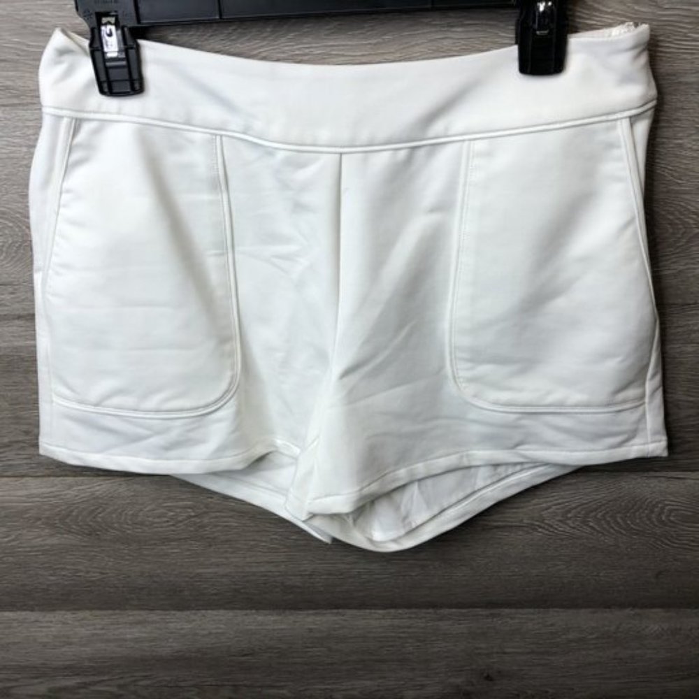 Julie Brown Size 2 White Lily Ponte Piper Shorts